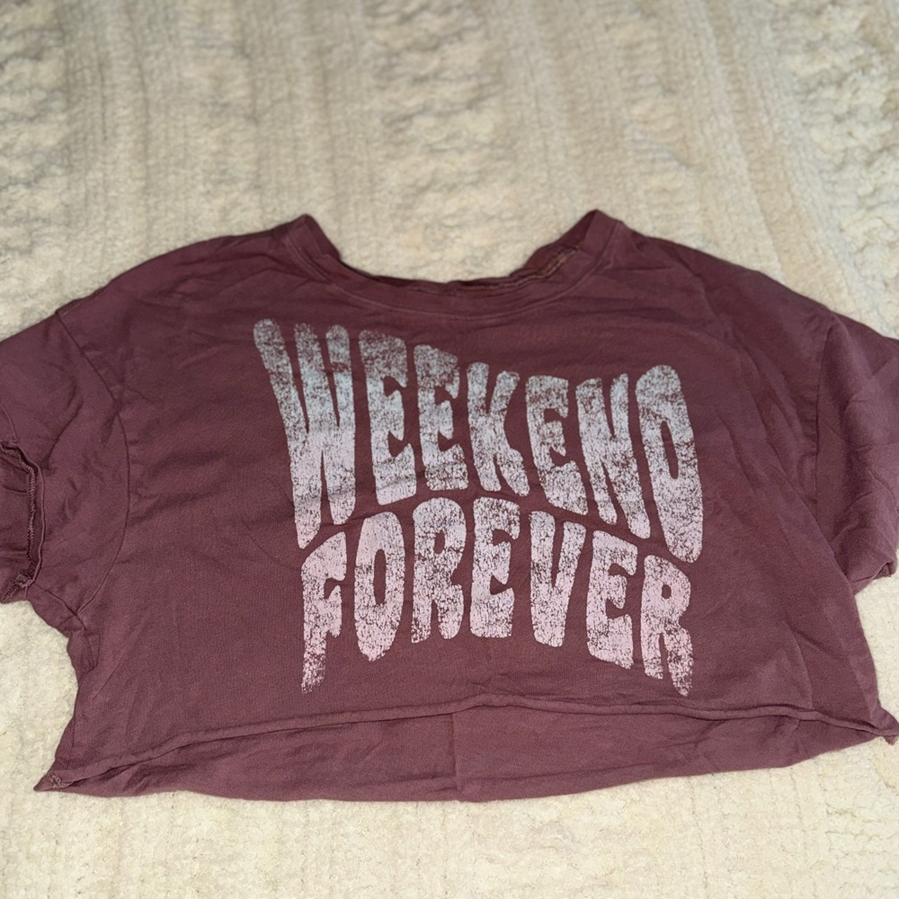 Weekend Forever Graphic Crop Top AE